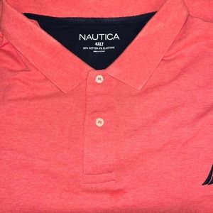 Men’s Náutica.